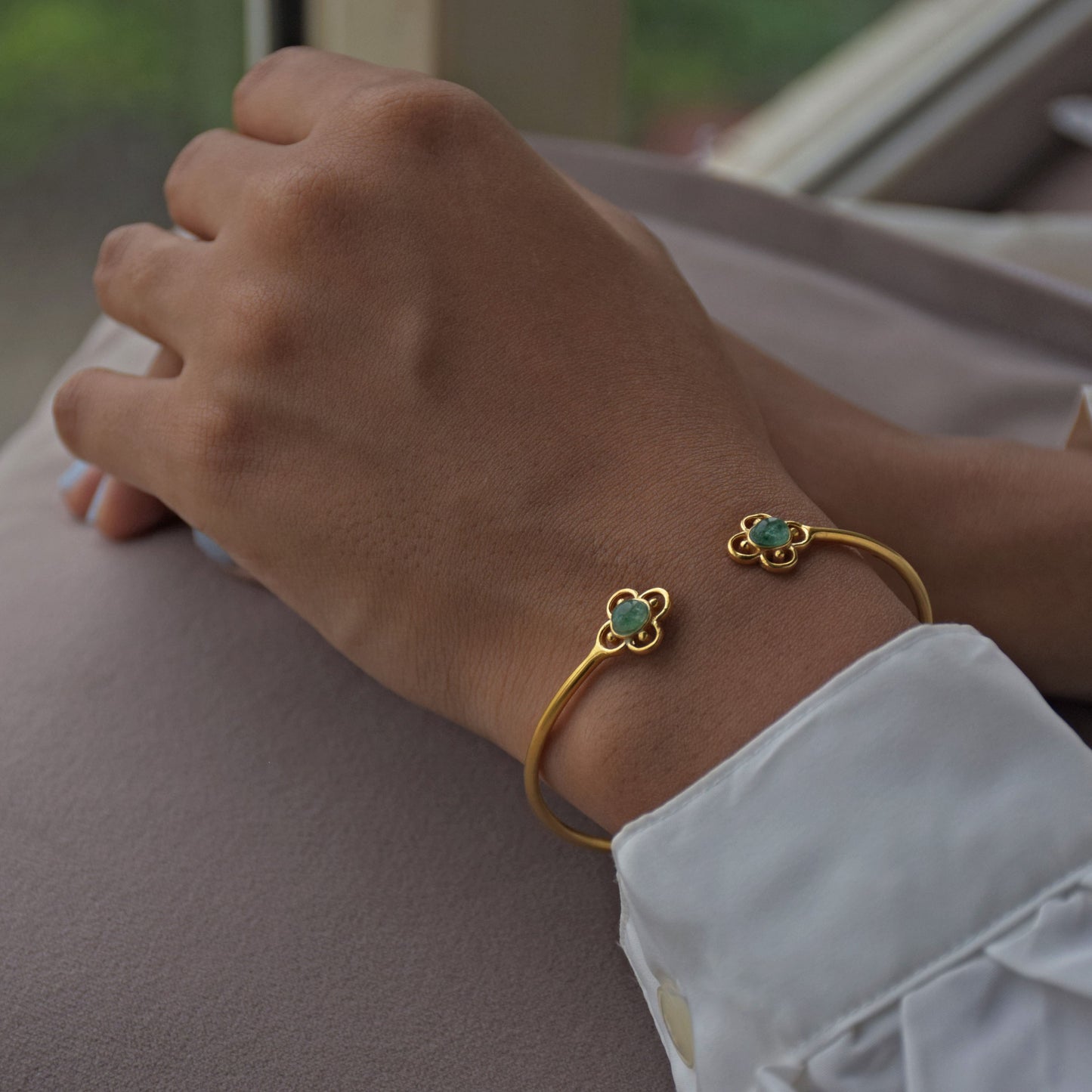 Jhilmil Bangle crafted in 925 silver.