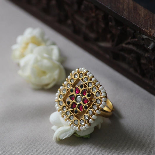 Composed of pure 92.5 Silver with jadau and Kundan work.