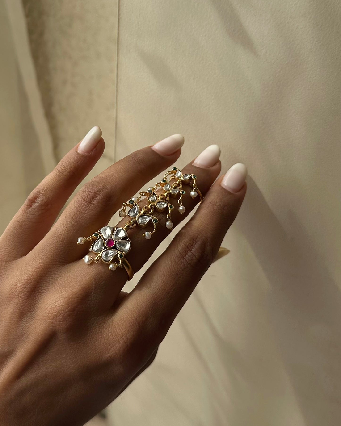 Vanya Finger Ring