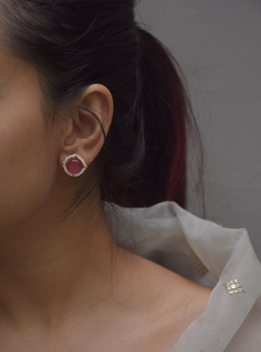 Gulabi Earstuds with strawberry quartz stone and seed pearl detailing.