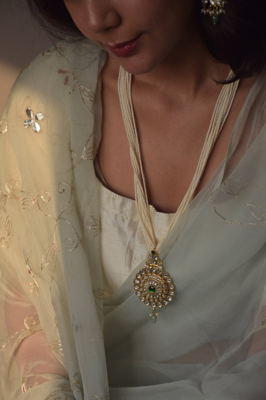 Mayukhi long necklace featuring an intricately handcrafted Jadau pendant with traditional Indian detailing – exquisite 925 silver wedding jewelry.