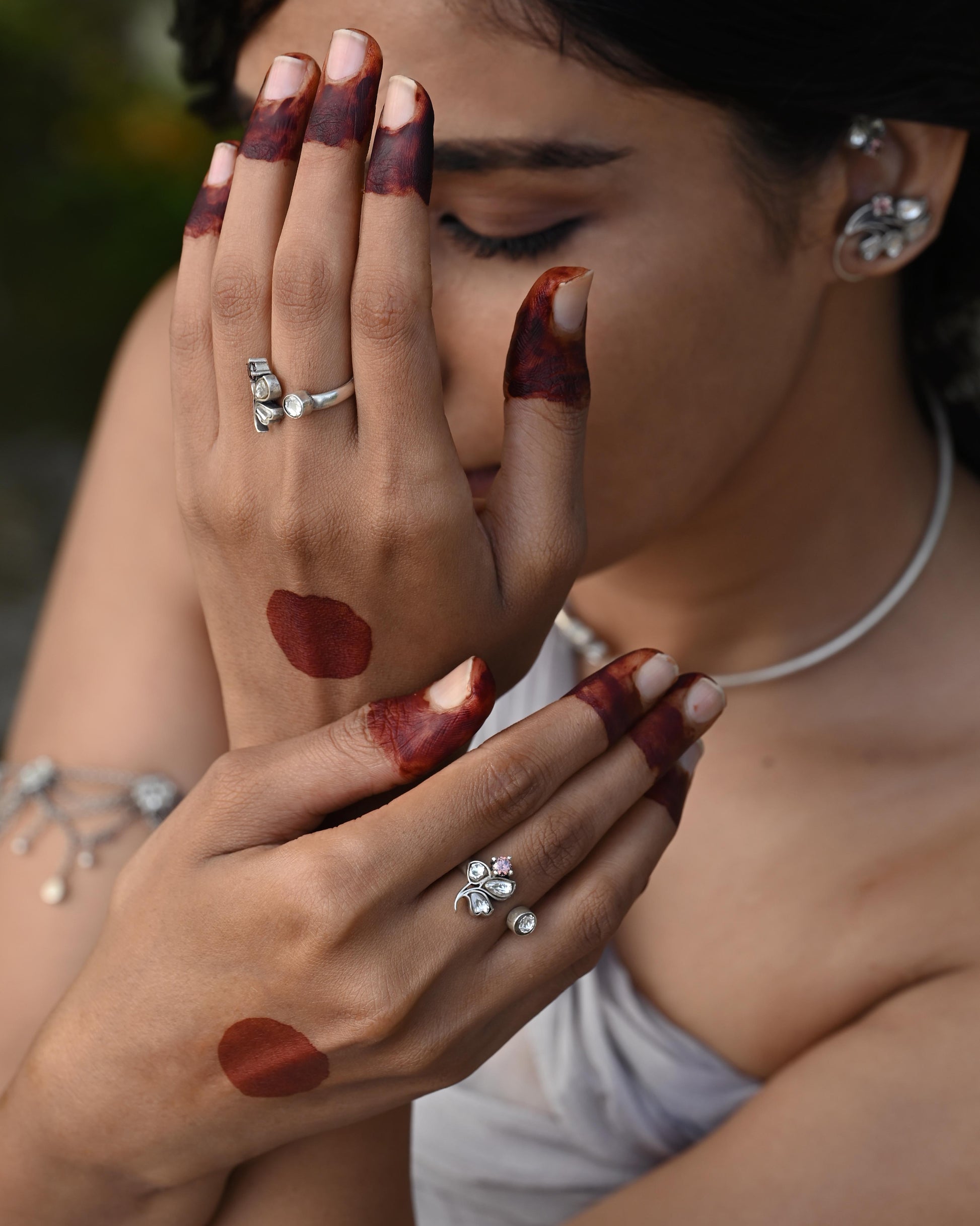 Handcrafted Nuvi Jewels Mehakti Adjustable Ring in 92.5 silver featuring delicate jadau-studded blooms