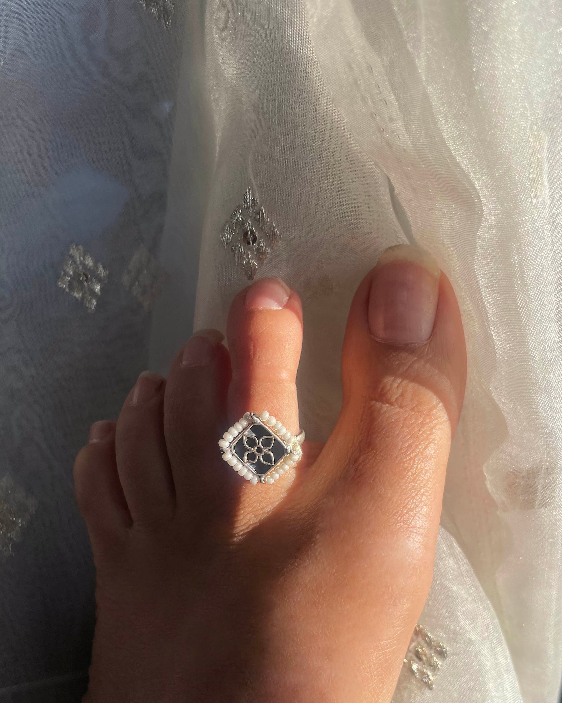 Beautiful handcrafted toe ring with modern ethnic design